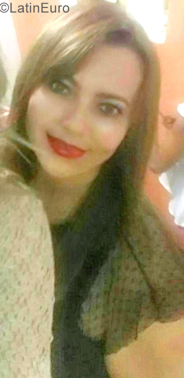 Date this attractive Brazil girl Clara from Natal BR9850