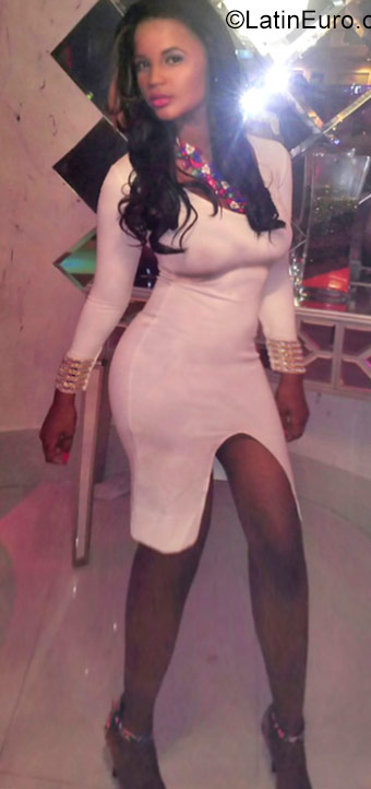 Date this charming Dominican Republic girl Romey from Santo Domingo DO40251