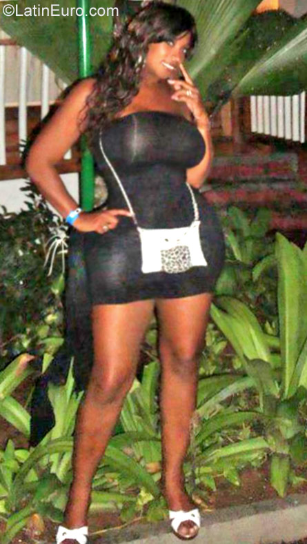 Date this exotic Colombia girl Linda from Cali CO31585