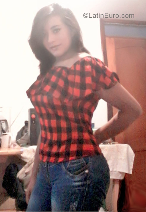 Date this stunning Ecuador girl Rocio from Quito EC200