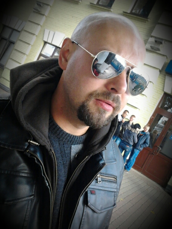 Date this young United Arab Emirates man Michal from Dubai AE53