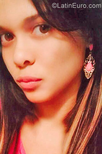 Date this funny Dominican Republic girl Angelica from Santo Domingo DO40505