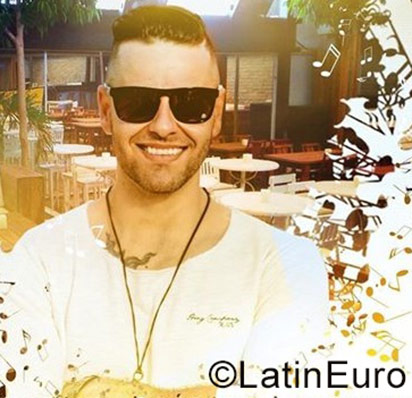 Date this hard body Brazil man Jony from Sao Paulo BR10009