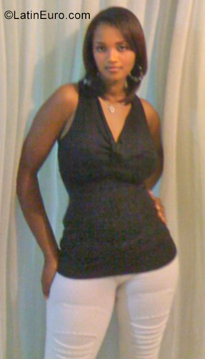 Date this charming Dominican Republic girl Claudia from Santiago DO35982