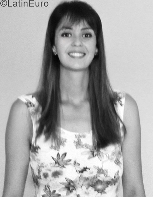 Date this attractive Brazil girl Amanda from Blumenau BR10057