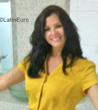Date this athletic Brazil girl Sue from Palmas BR10058