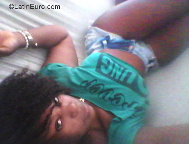 Date this sensual Brazil girl Catiene from Salvador BR10594