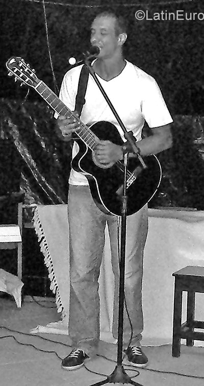 Date this happy Brazil man Adauto from Salvador BR10079