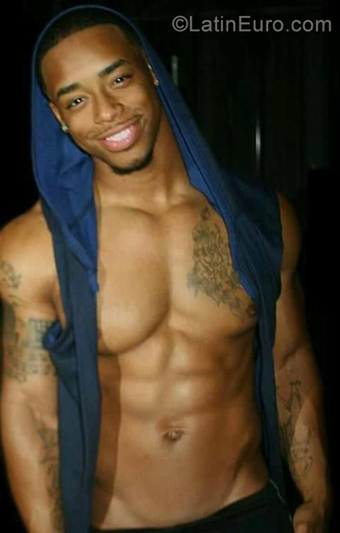 Date this passionate Dominican Republic man Christian garci from Santo Domingo DO29254