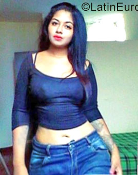 Date this charming Colombia girl Linda from Cartagena CO25736
