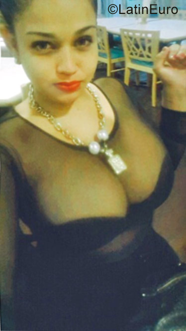 Date this delightful Egypt girl Maria from cairo DO29483