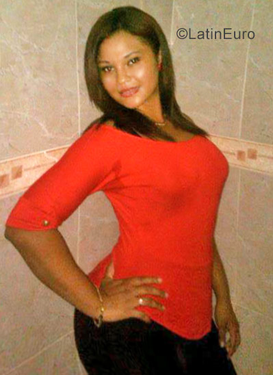 Date this nice looking Dominican Republic girl Jomary from Higuey DO29602