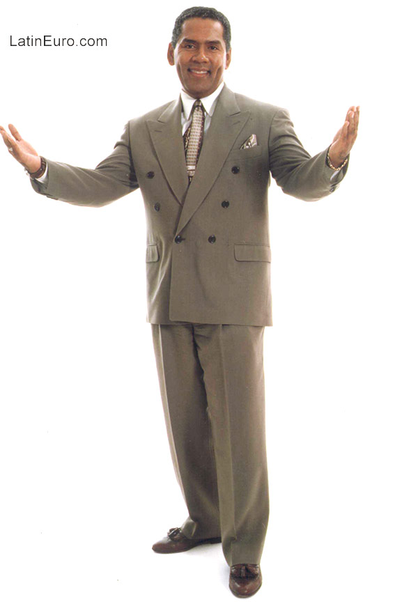 Date this happy United States man Eddie4tu from Miami US18414