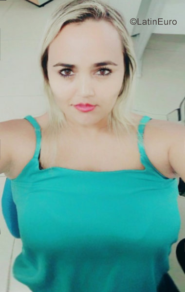 Date this tall Brazil girl Michelle from Cuiaba BR10204