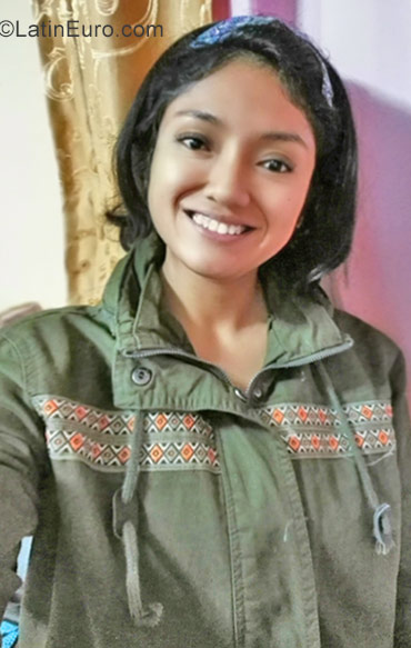 Date this charming Peru girl Myriam from Lima PE1107