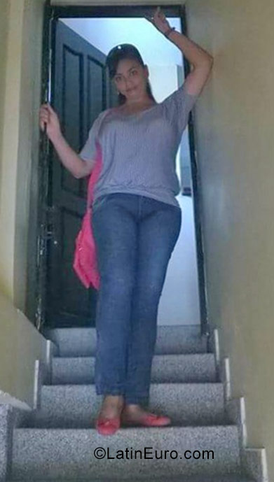 Date this lovely Colombia girl Monica from Barranquilla CO30849