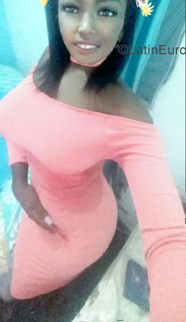 Date this cute Dominican Republic girl Coranie from Santo Domingo DO35316