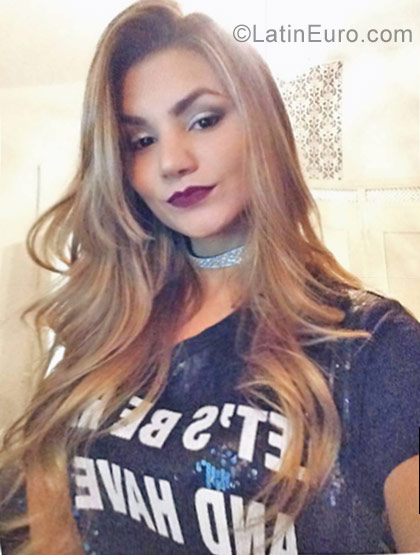 Date this sensual France girl Veronica from Lille FR261