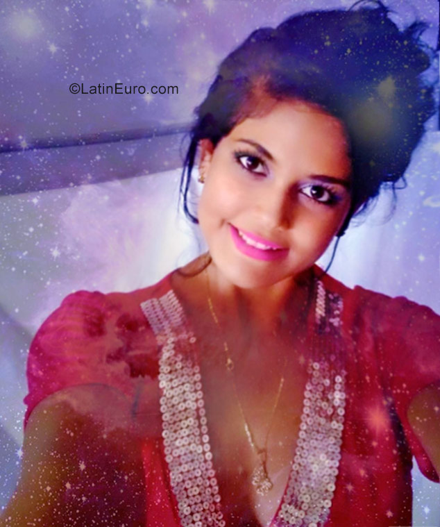 Date this fun Cuba girl Adlen from Camaguey CU125