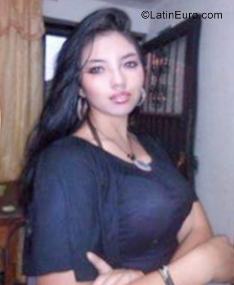 Date this attractive Colombia girl Yada from Popayan CO22487