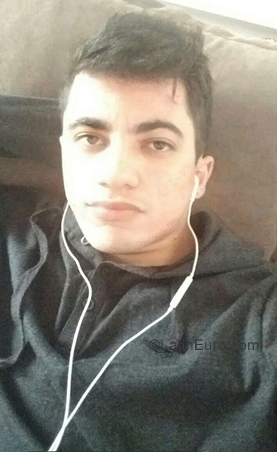 Date this attractive Brazil man Edgar from Curitiba BR10327