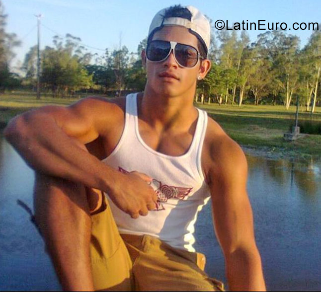 Date this foxy Paraguay man David from Asuncion PY14