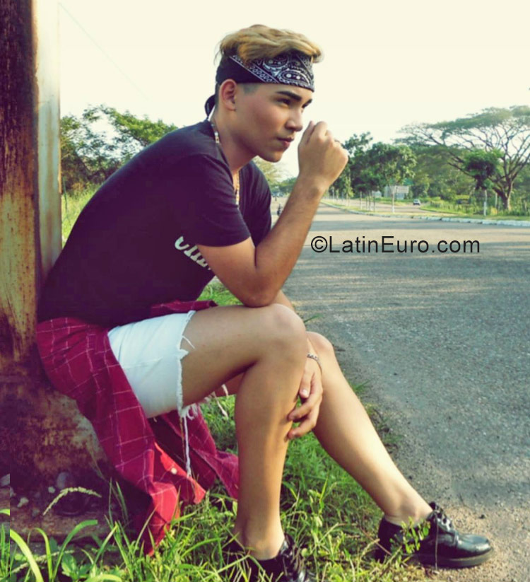 Date this hard body Venezuela man Kelven from San cristobal VE1073