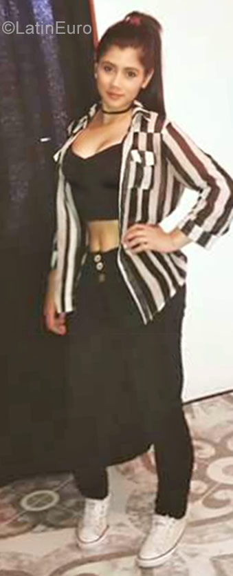 Date this cute Colombia girl Maria from Manizales CO22723