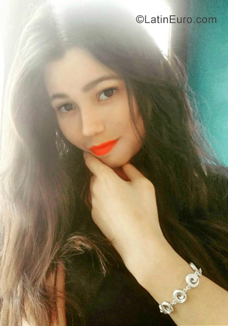 Date this tall Venezuela girl Yenifer from San Cristobal VE1111