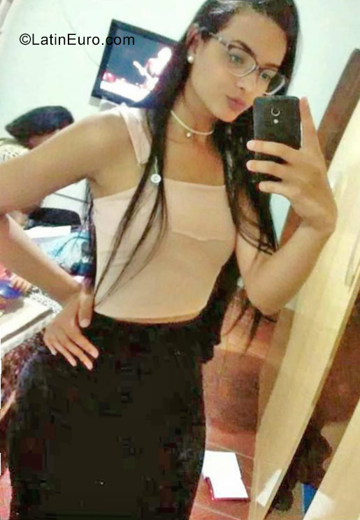 Date this gorgeous Brazil girl Brenda from Sao Paulo BR10368