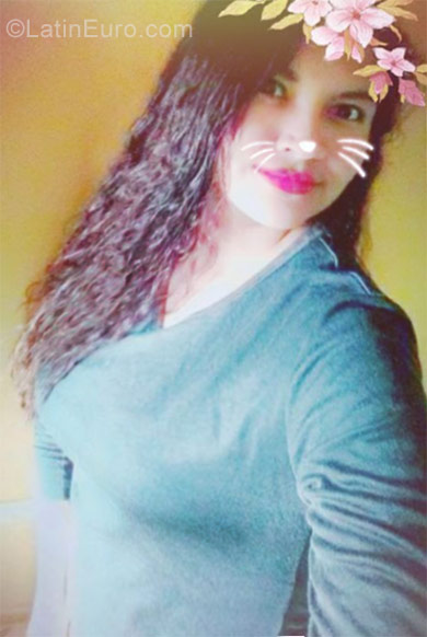 Date this sensual Peru girl Raquel from Lima PE1177