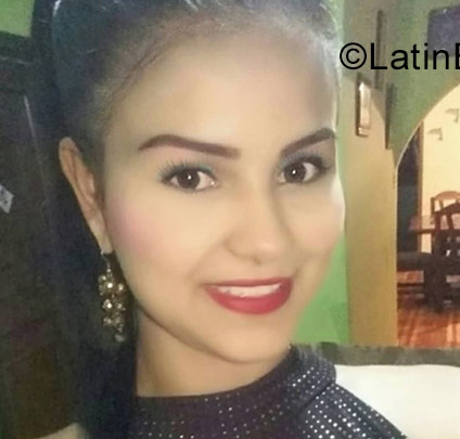 Date this pretty Venezuela girl Seleni from Barinas VE1139