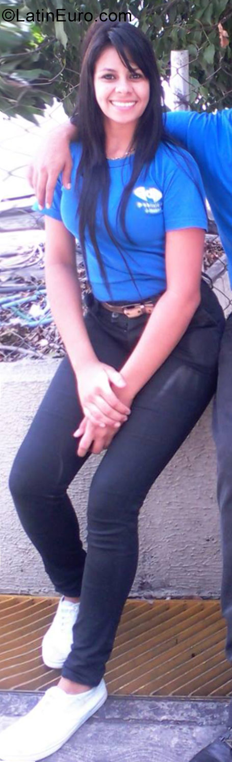 Date this beautiful Venezuela girl Grey from Caracas VE1143