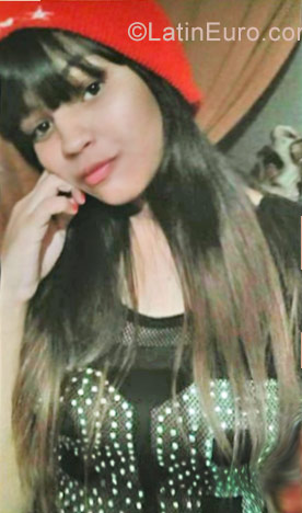 Date this nice looking Venezuela girl Maique from Agua Salada VE1149