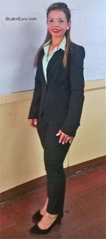 Date this sensual Nicaragua girl Helen from Managua NI196