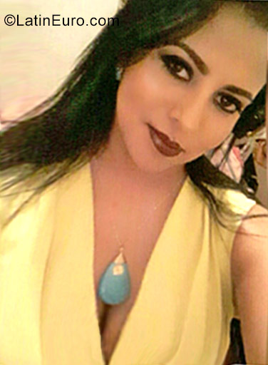 Date this fun Ecuador girl Vanessa from Guayaquil EC230