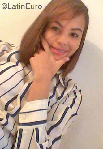 Date this exotic Venezuela girl Asdrielys from Maturin VE1185