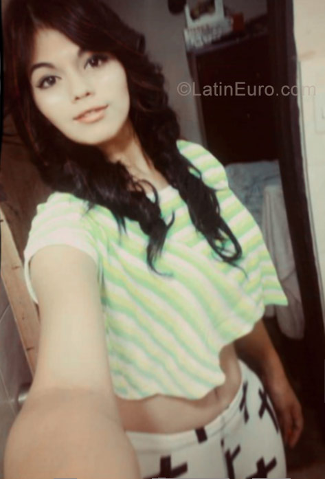 Date this young Venezuela girl Paola from Barina VE1213