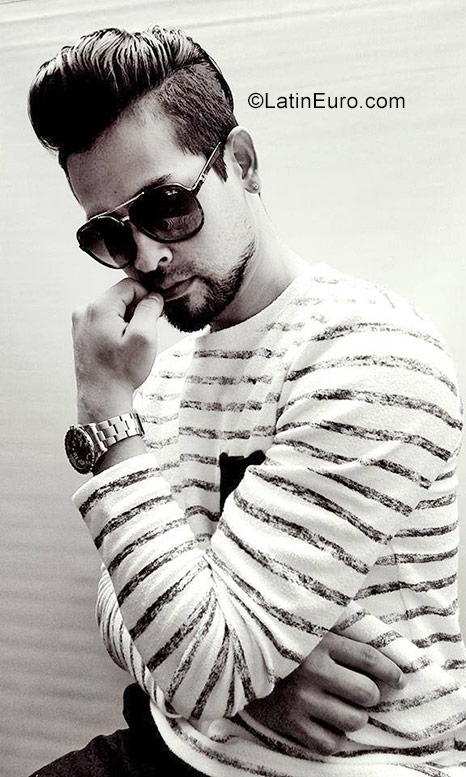 Date this passionate Colombia man Wilmer from Bucaramanga CO23051