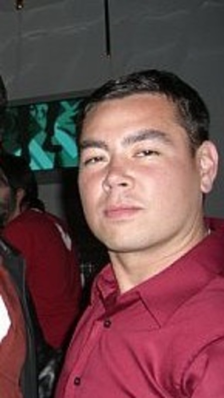 Date this voluptuous United States man Bonhomme from San Francisco US18968