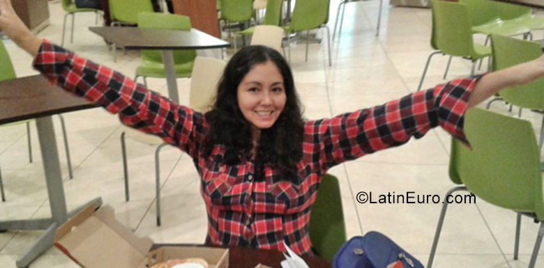 Date this gorgeous Peru girl Blanca from Trujillo PE1203