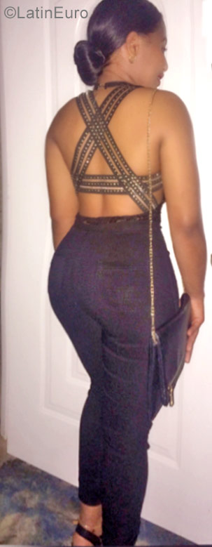 Date this hard body Dominican Republic girl GRISELI from Bonao DO31276