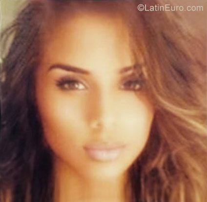 Date this young Venezuela girl Adri from Valencia VE1284