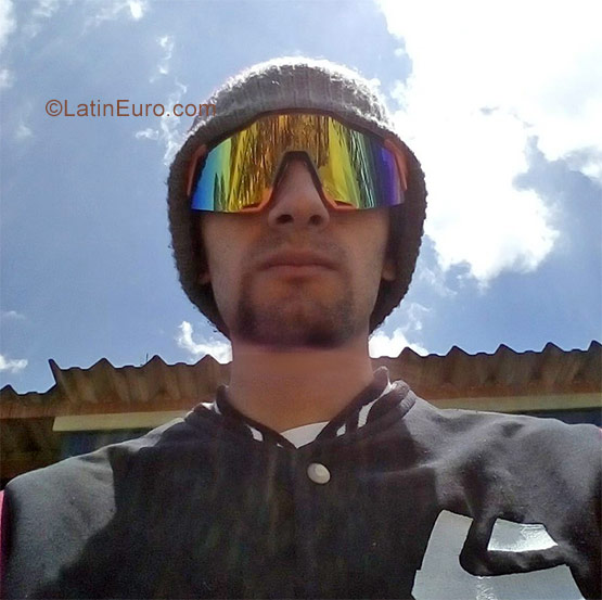 Date this exotic Colombia man Menotap from Bogota CO23298