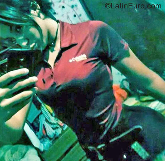 Date this good-looking Venezuela girl Yeliany from Barinas VE1335