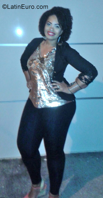 Date this hard body Brazil girl Maria dos Anjos from Vila Velha BR10452