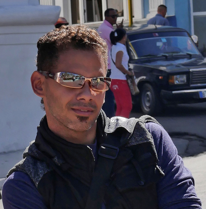 Date this charming Cuba man Randy from Guantanamo CU241