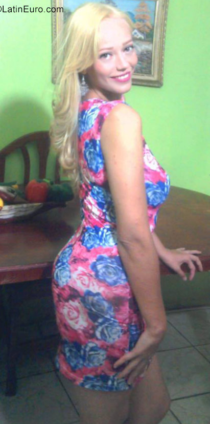 Date this sultry Venezuela girl Sinai from Caracas VE1371