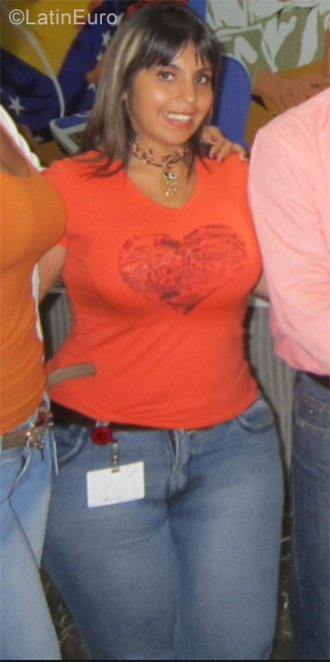 Date this happy Venezuela girl Zulay from Caracas VE1388