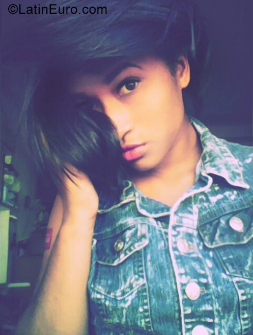 Date this beautiful Venezuela girl Yelimar from Puerto La Cruz VE1409